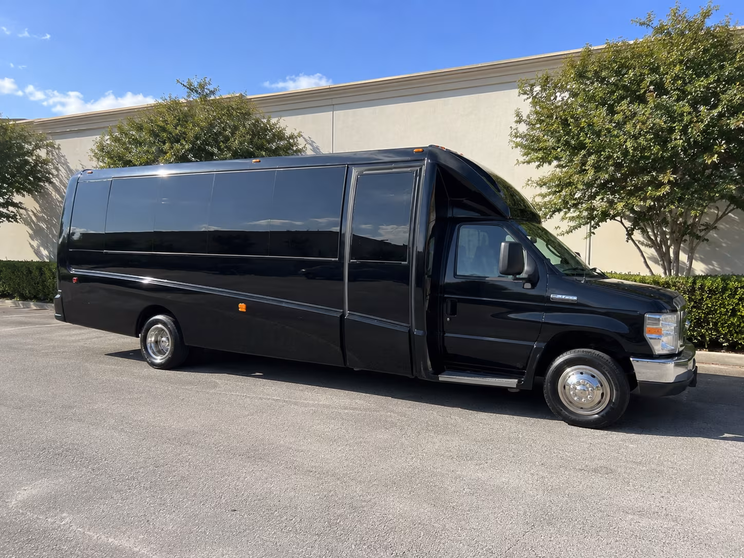Kansas City Birthday, Sweet 16, & Quinceañera Party Bus Rentals
